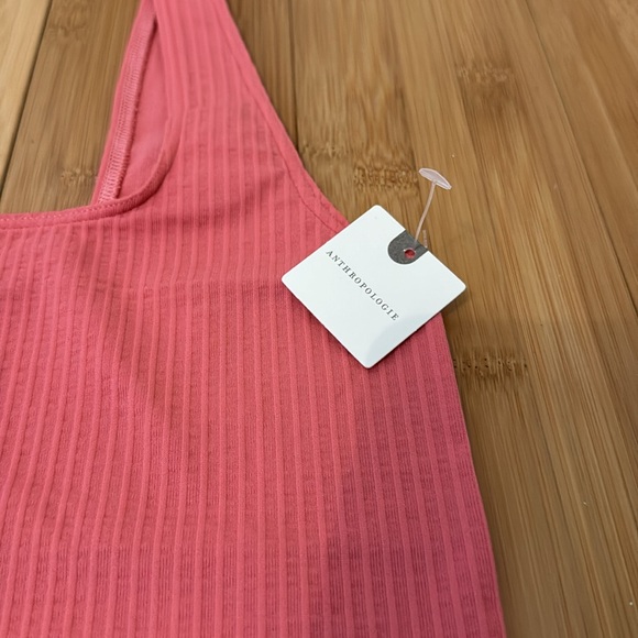 The Hannah Seamless Textured Tank: Ribbed Edition - Picture 5 of 8